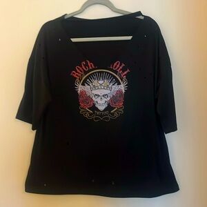 Rock n Roll black skull rose tattoo band t-shirt Size Med fits like XL